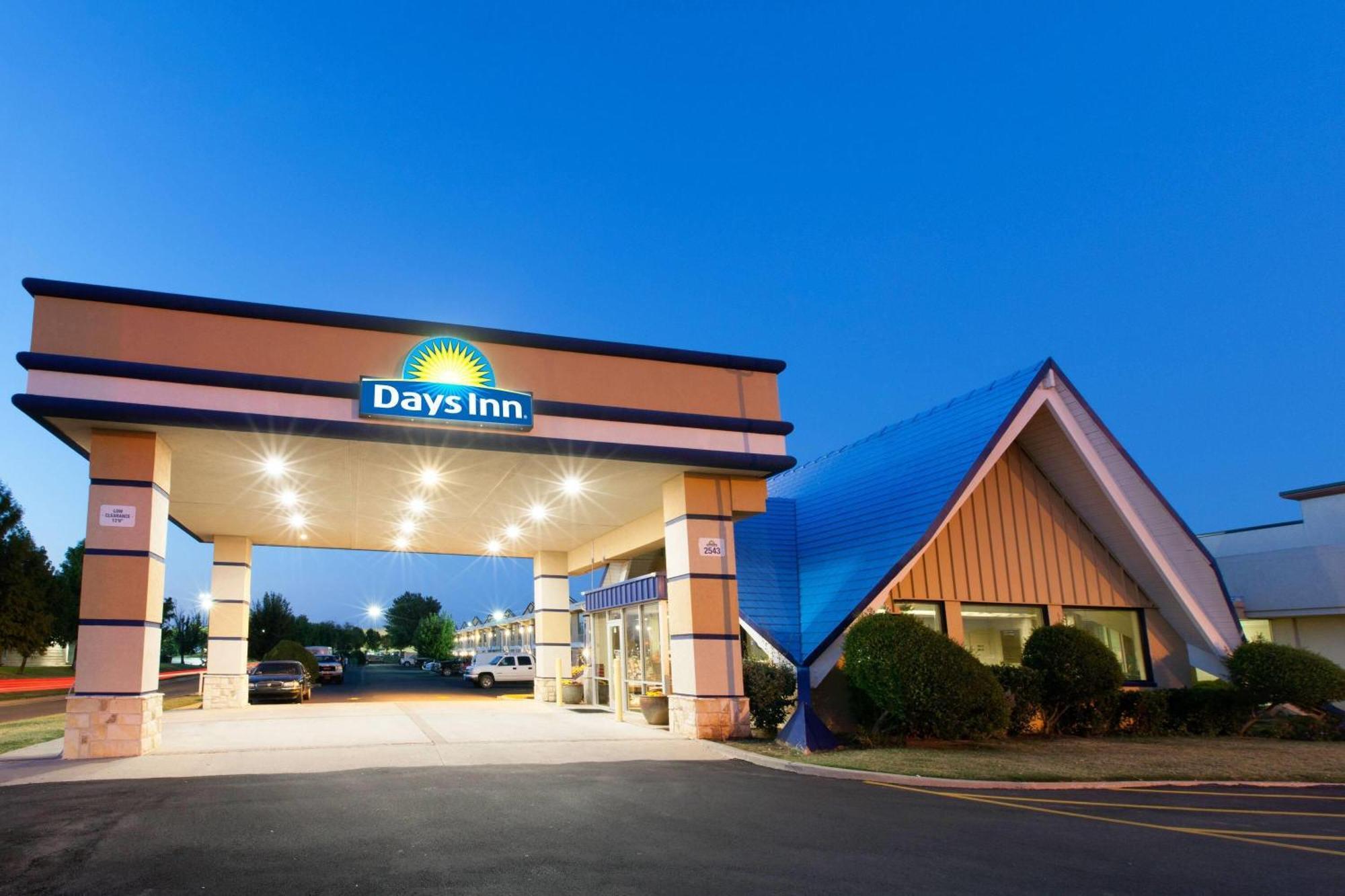 Days Inn By Wyndham Norman Εξωτερικό φωτογραφία